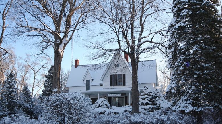 Eleven Gables Inn  and  Cottage Exterior