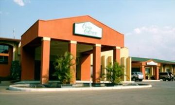 Cresta Golfview Hotel
