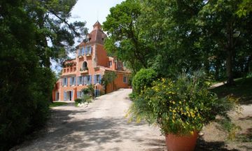 Chateau Les Charmettes