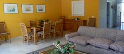 Aloha Gardens Room