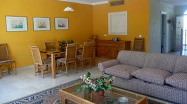<b>Aloha Gardens Room</b>