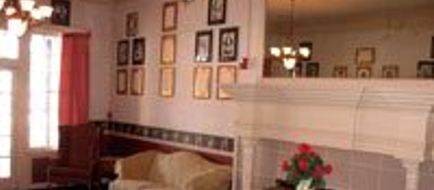 Commodore Hotel Linden Lobby