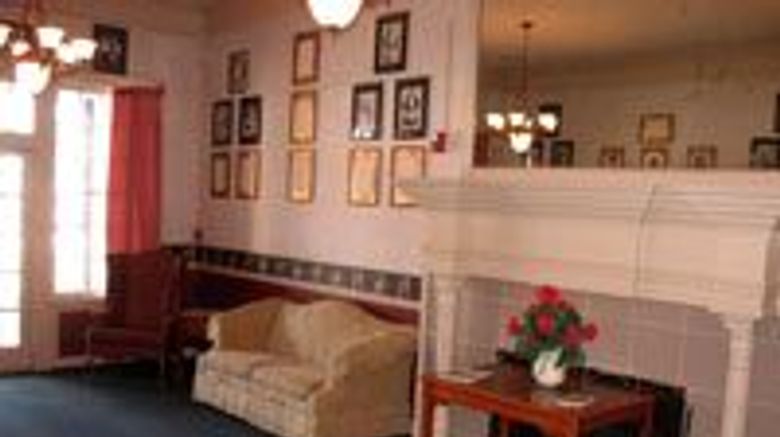 <b>Commodore Hotel Linden Lobby</b>