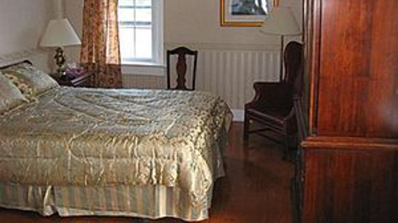 <b>Commodore Hotel Linden Room</b>