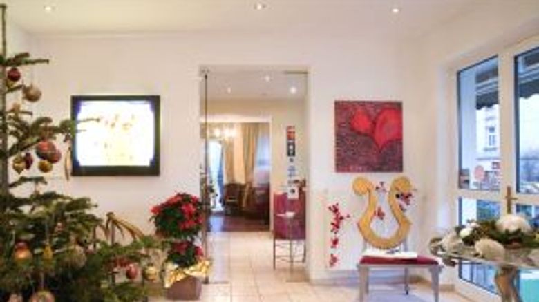 <b>Hotel Astoria Lobby</b>