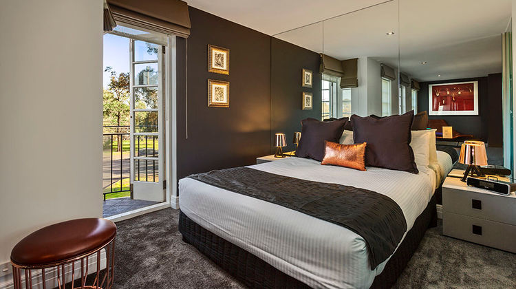 Quest East Melbourne Suite