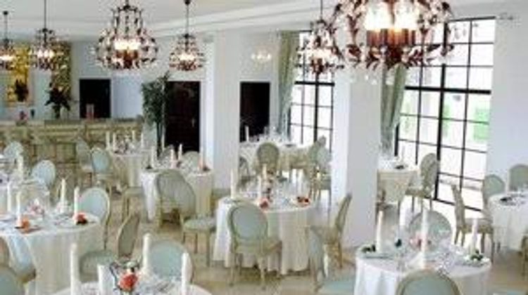 The Cliff Beach & Spa Resort Restaurant