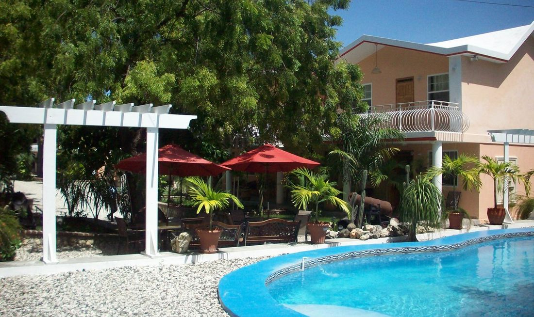 Palm Inn Hotel Exterior
