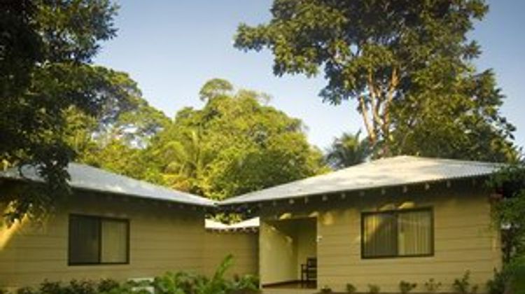 Manatus Hotel Exterior