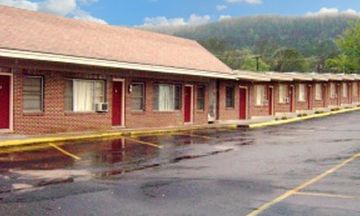 Shamrock Motel