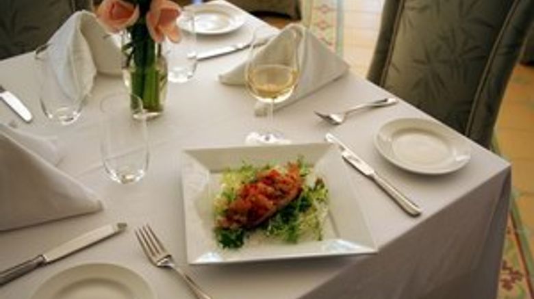 <b>Beacon Escazu Restaurant</b>