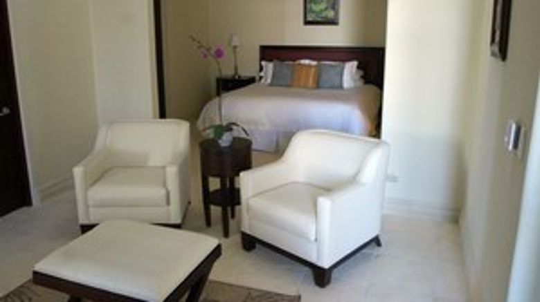 <b>Beacon Escazu Room</b>