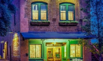 Peerless Hotel