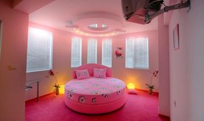 Mania Hotel Room