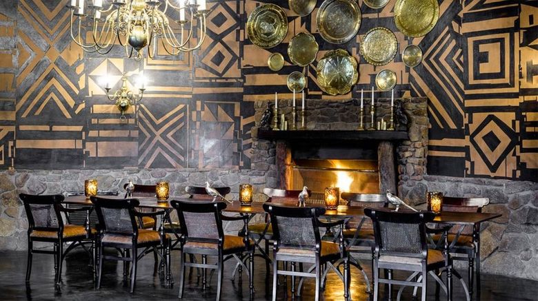 <b>Singita Ebony Lodge, Sabi Sands Restaurant</b>