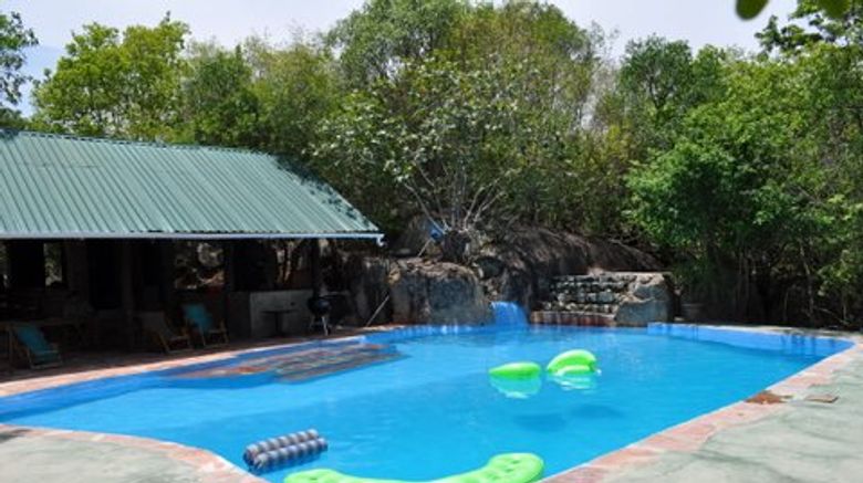 <b>Wag Hill Lodge Pool</b>