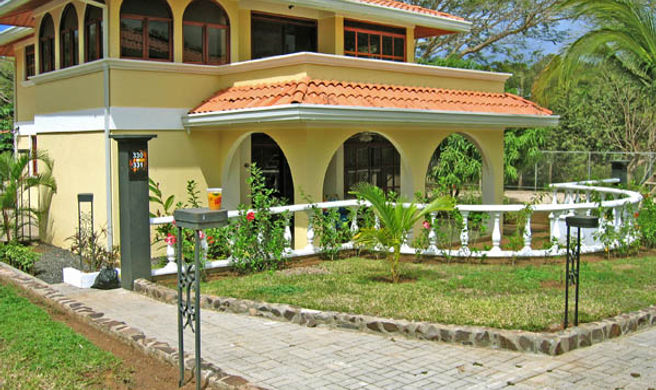 Villa del Sueno Hotel Exterior