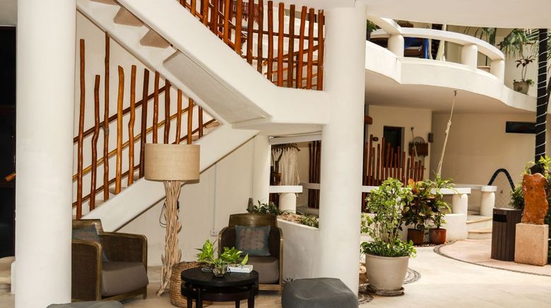 <b>Playa Palms Beach Hotel Lobby</b>