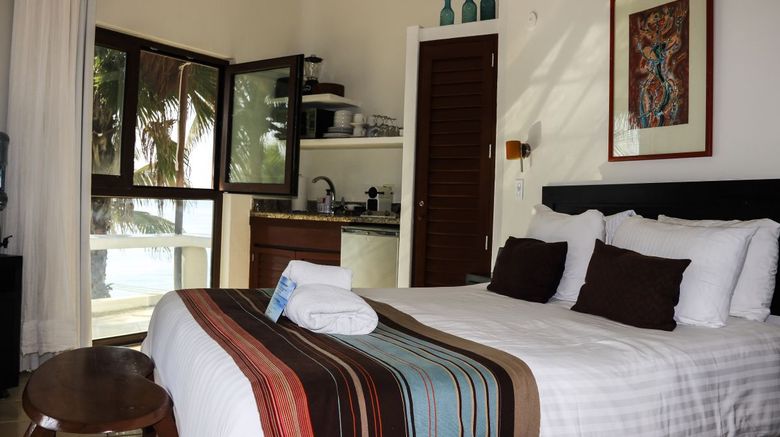 <b>Playa Palms Beach Hotel Room</b>