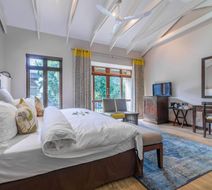 Casterbridge Hollow Boutique Hotel Room