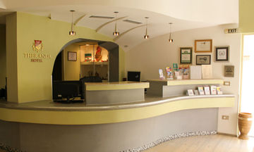 Theranda Hotel