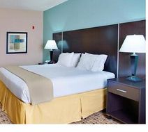 Holiday Inn Express Houston Energy West Room