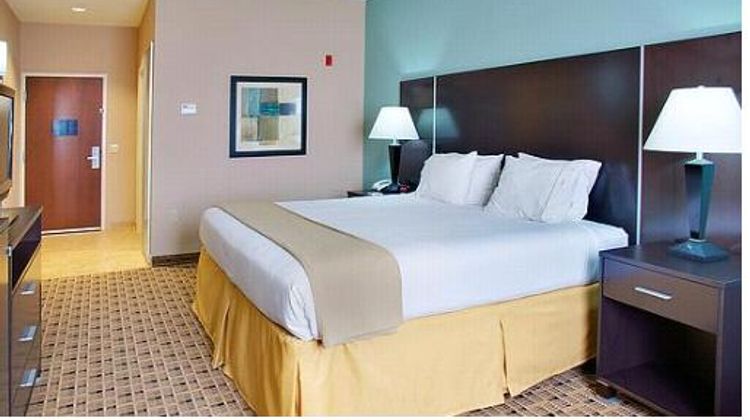 Holiday Inn Express Houston Energy West Room