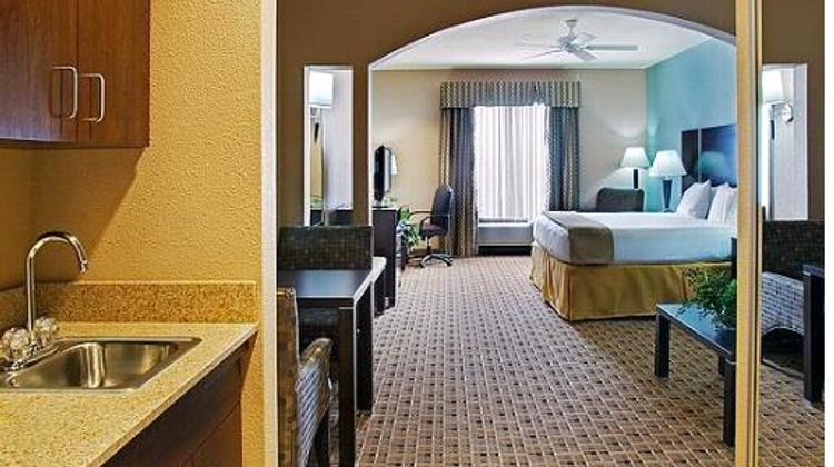 Holiday Inn Express Houston Energy West Suite