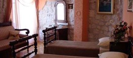 Palace DeRossi Room