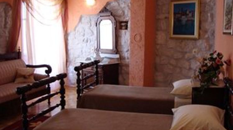 Palace DeRossi Room