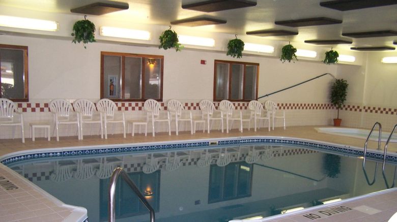 <b>Expressway Suites Bismarck Pool</b>