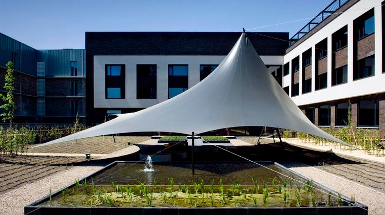 Hotel Carbon Genk Exterior
