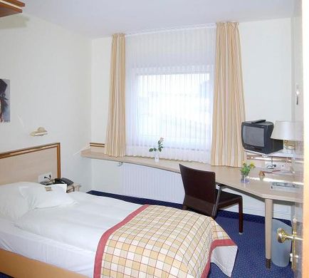 Centro Hotel Goya Wolfsburg Room