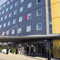 Standing Hotel Suites by Actisource