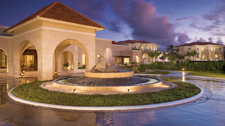 Golden Bear Lodge & Spa Lobby