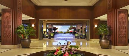 Outrigger Honua Kai Resort & Spa Lobby
