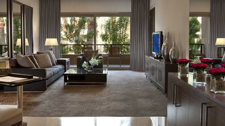 Dusit Thani LakeView Cairo Suite