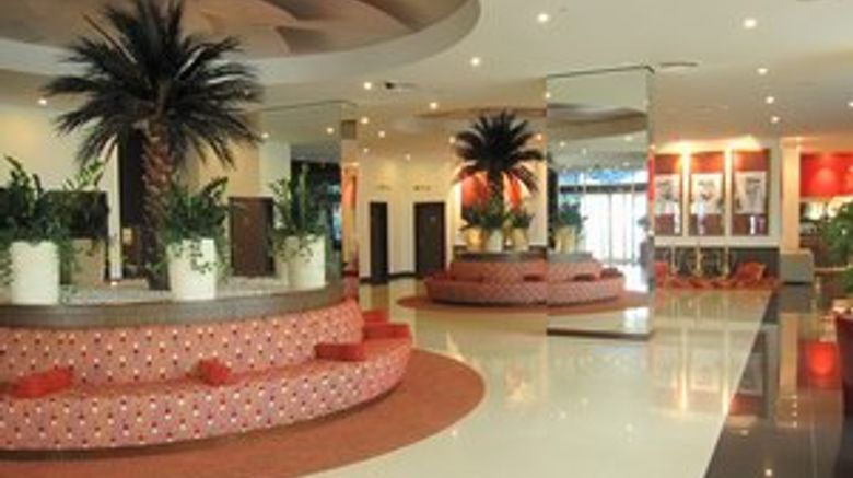 <b>Hotel Ibis Al Barsha Lobby</b>
