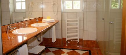 Gusthof Penning Room