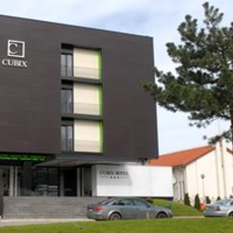 Hotel Cubix