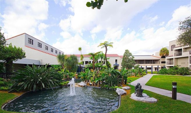 Miami Lakes Hotel & Golf Resort Exterior