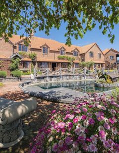 Grand Arden Monaco Resort