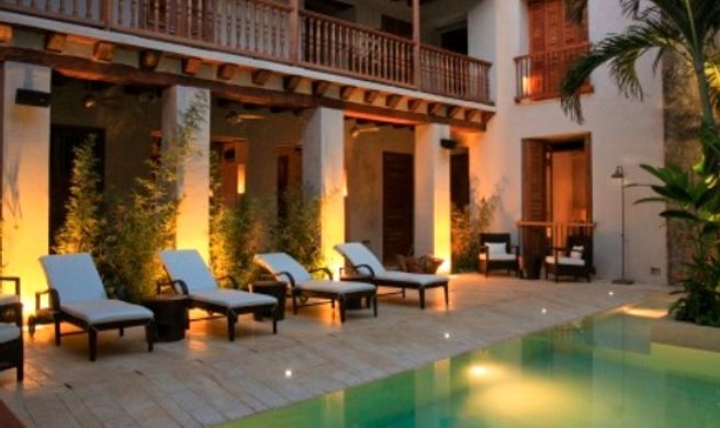 Ananda Hotel Boutique Exterior