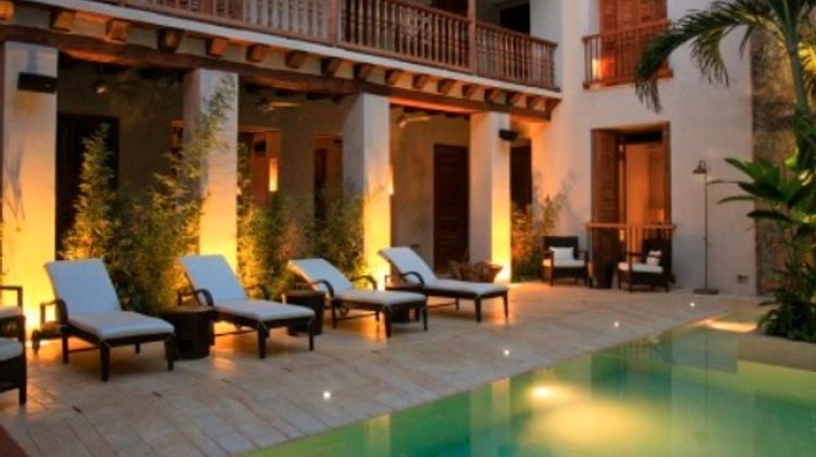 Ananda Hotel Boutique Exterior