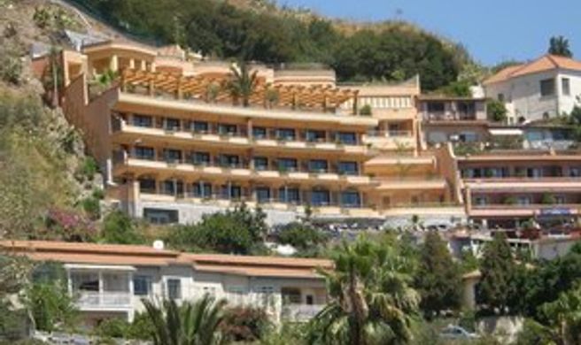 Hotel Panoramic Exterior