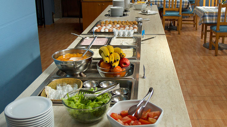 115 The Strand Hotel & Suites Banquet