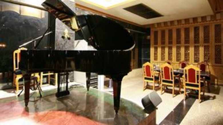 <b>13 Coins Ngam Wongwan Bar/Lounge</b> <b>13 Coins Ngam Wongwan Bar/Lounge</b>