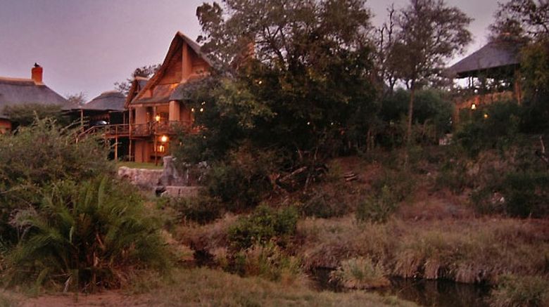 Lukimbi Safari Lodge Exterior