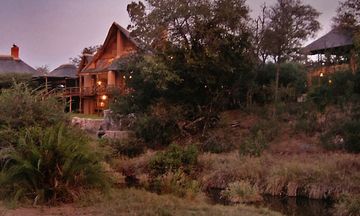 Lukimbi Safari Lodge