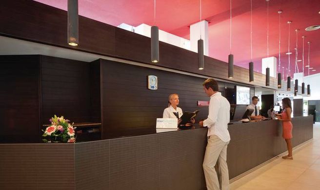 Blau Punta Reina Resort Lobby